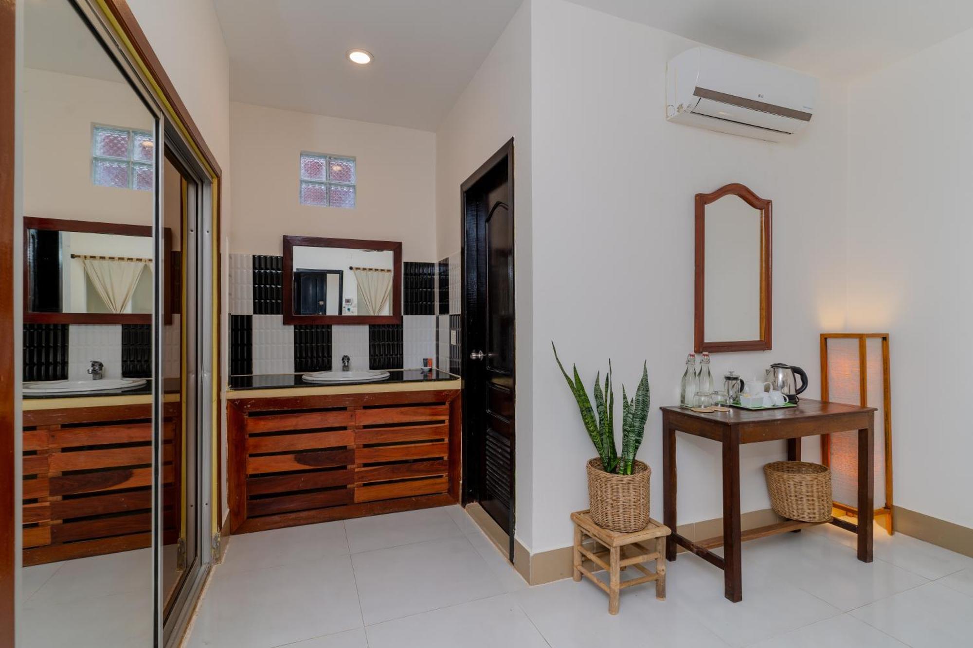 River Retreat Boutique Hotel Siem Reap Room photo